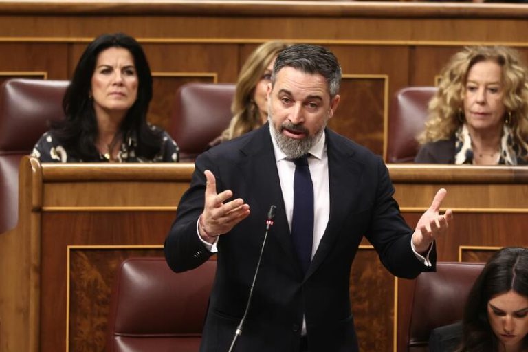 Abascal arremete contra el Gobierno y el PP tras la negativa de Vox a desplegar tropas en Ucrania: «Napoleones de salón»