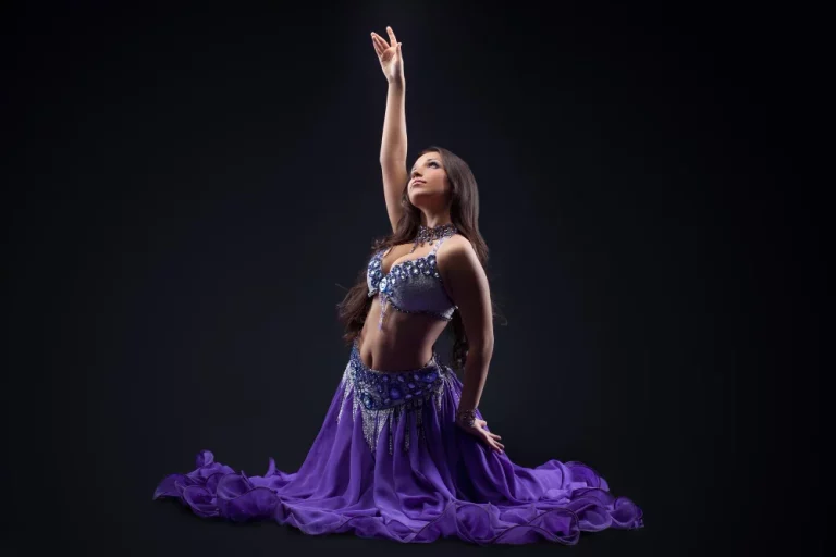 Así funciona el Doltak Dance que arrasa en España y te deja el abdomen plano en 10 días