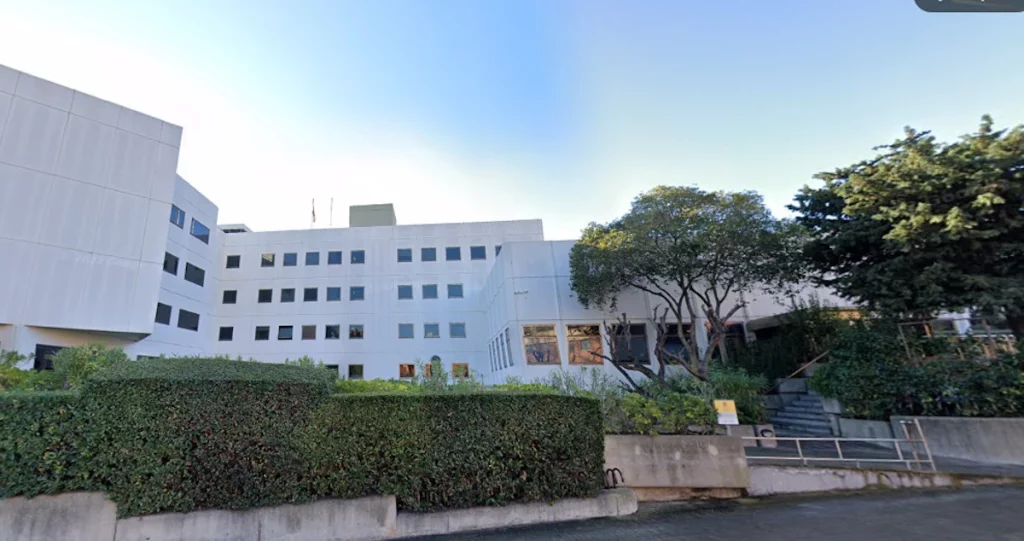 El PSOE e Illa lanzan el órdago al recuperar el Estatuto tumbado por el TC 2 Moncloa Uno de los edificios que entregará el Estado a la Generalitat. Fuente: Agencias