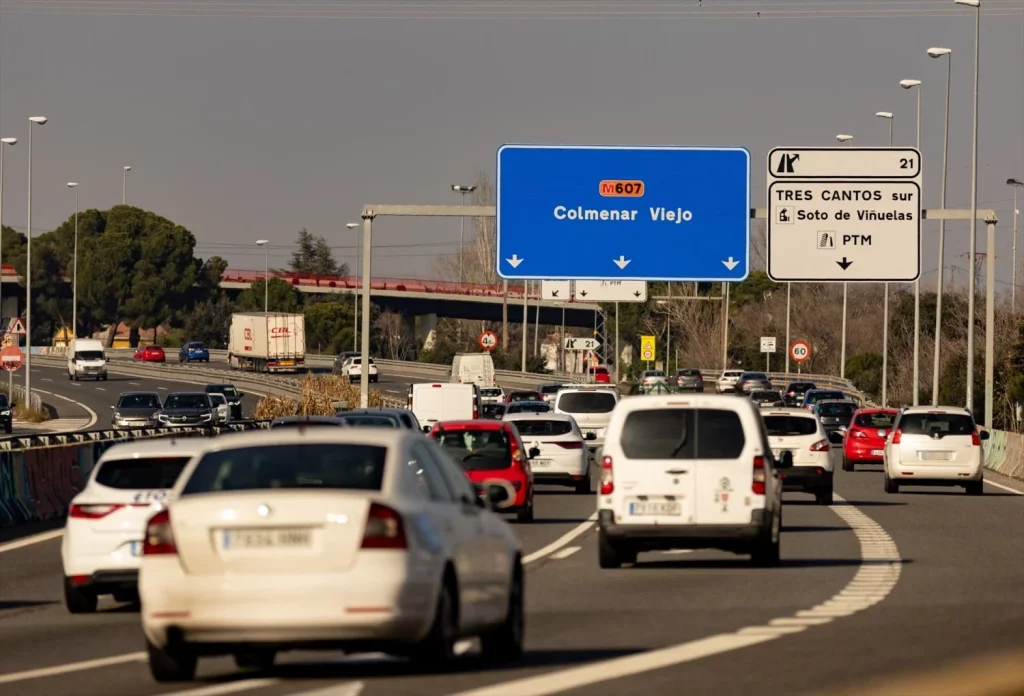 Jesús Moreno teme que el tráfico provoque una fuga empresarial en Tres Cantos 2 Moncloa Varios coches circulan por la M-607, a 31 de enero de 2024, en Tres Cantos, Madrid (Fuente: Agencias)