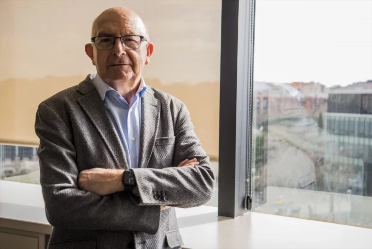 El 42% de jóvenes catalanes de 16 a 24 años ve aceptable que un funcionario acepte sobornos