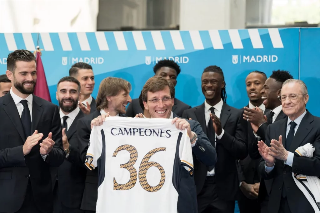 EuropaPress 5955846 alcalde madrid jose luis martinez almeida presidente real madrid florentino Moncloa