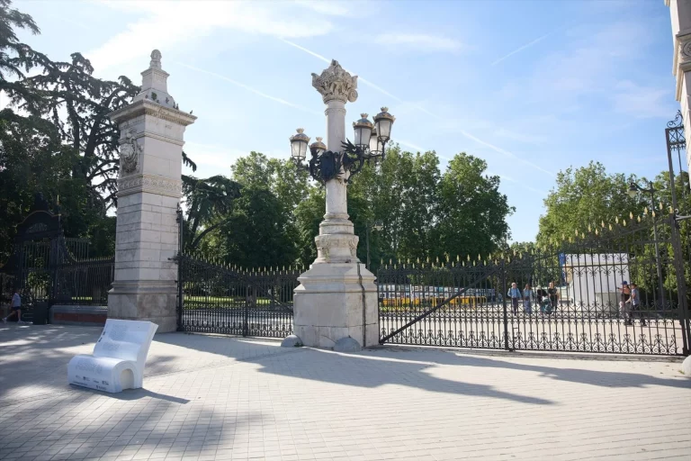 Los vecinos del Retiro contra el Ayuntamiento de Madrid: quieren su piscina