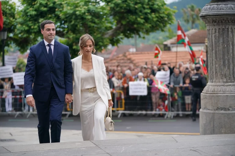 Pradales exige a Sánchez ‘firmeza’ para cerrar la transferencia de la Seguridad Social y culminar el Estatuto de Gernika