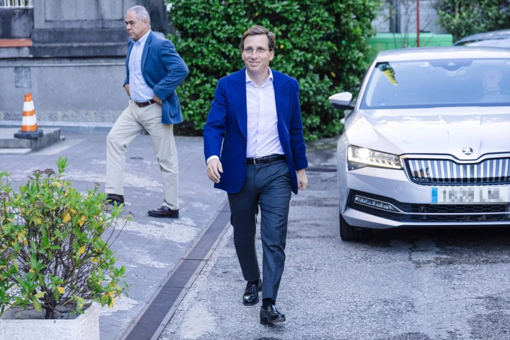 EuropaPress 6102129 alcalde madrid jose luis martinez almeida llegada inauguracion curso verano Moncloa