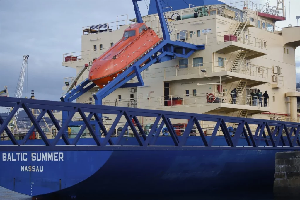 La entrada de cuatro toneladas de cocaína convierte a Madrid en la capital europea de la droga 2 Moncloa EuropaPress 6468582 agentes uco inspeccionan buque baltic summer atracado puerto vigo 21 enero Moncloa