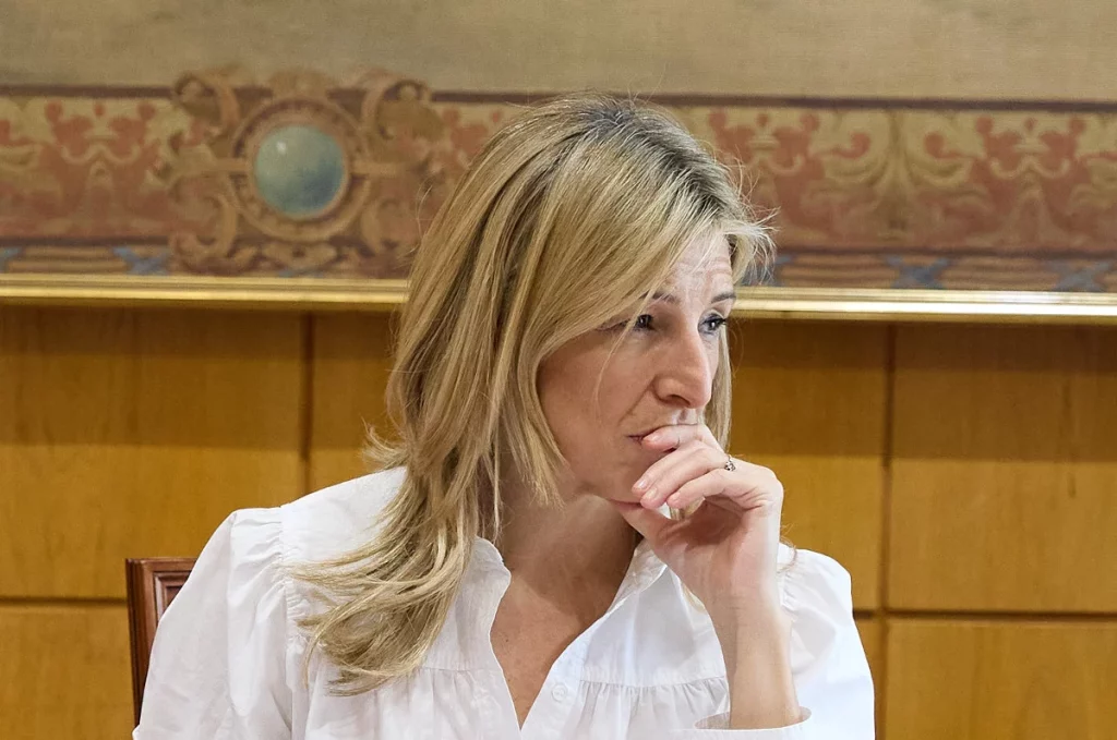 Sumar reniega del órdago de Rufián para aceptar una candidatura "plurinacional" 1 Moncloa Yolanda Díaz, ministra de Trabajo, pierde votantes al mismo ritmo que pulsos contra el PSOE. Fuente: Agencias