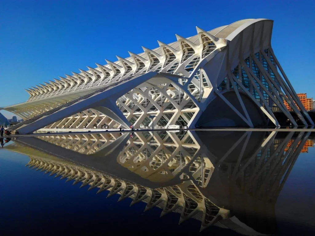 Los 3 museos más fascinantes de Valencia que debes visitar 17 Moncloa Valencia