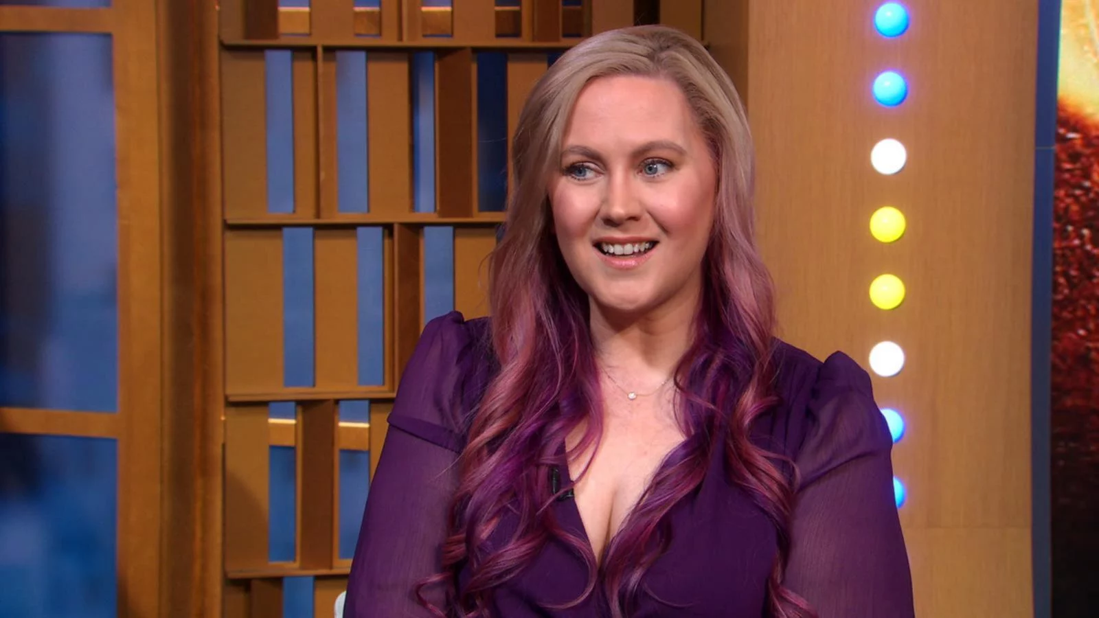 Prime Video lanza su gran apuesta de fantasía para los huérfanos de “Juego de Tronos” 2 Moncloa Un universo que nació dentro de la imaginación de Rebecca Yarros