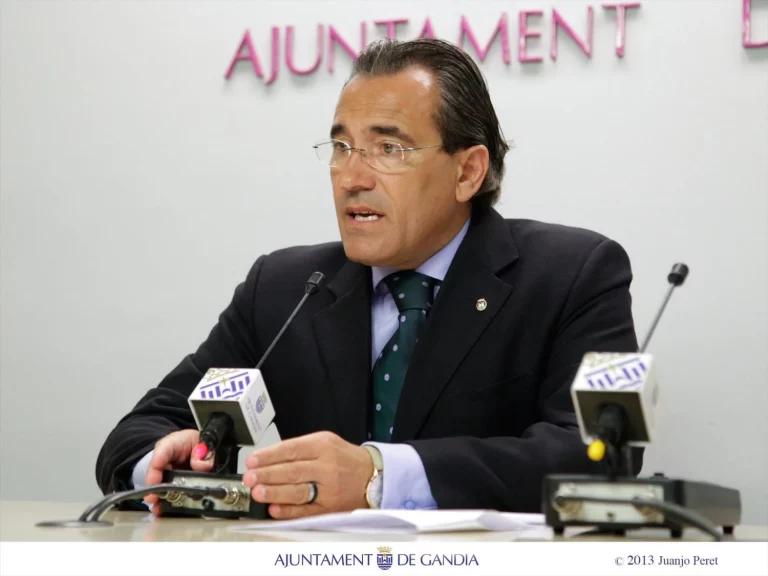 El alcalde de Gandía asesinado hace 20 días: «Prefiero que no aparezca mi nombre»