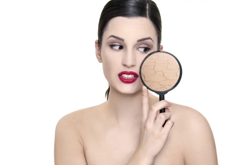 La alternativa al ácido hialurónico que todas quieren en su rutina facial 4 Moncloa QUÉ ES LA ECTOÍNA Y POR QUÉ ESTÁ REVOLUCIONANDO LA COSMÉTICA
