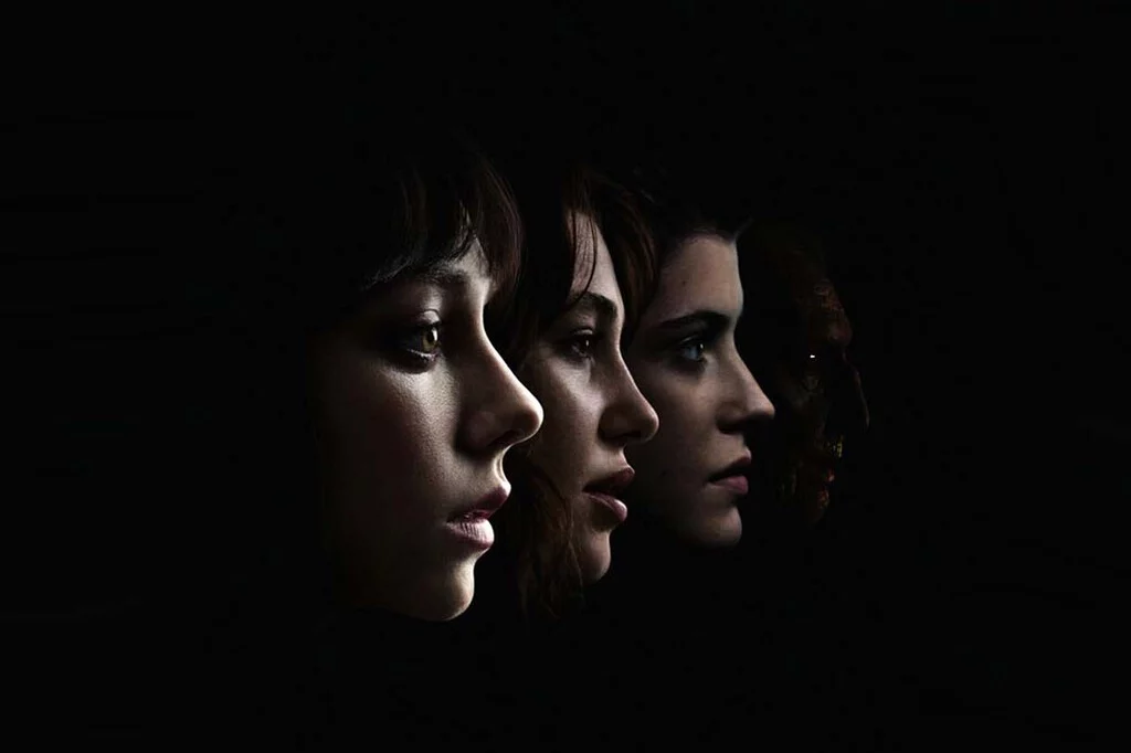 Demonios, terror y Ester Expósito: el estreno de Prime Video que pone los pelos de punta 1 Moncloa Mathilde Ollivier y Malena Villa: las compañeras de lucha de Expósito