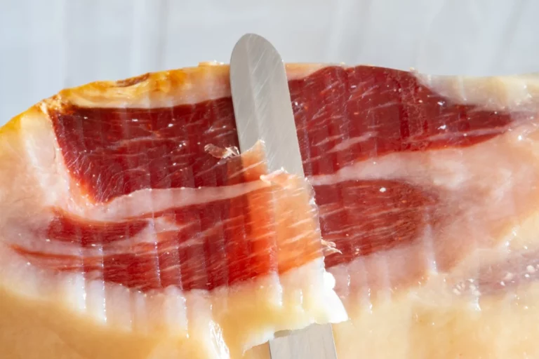 El secreto de los puntitos blancos en el jamón serrano, esto es lo que tienes que hacer