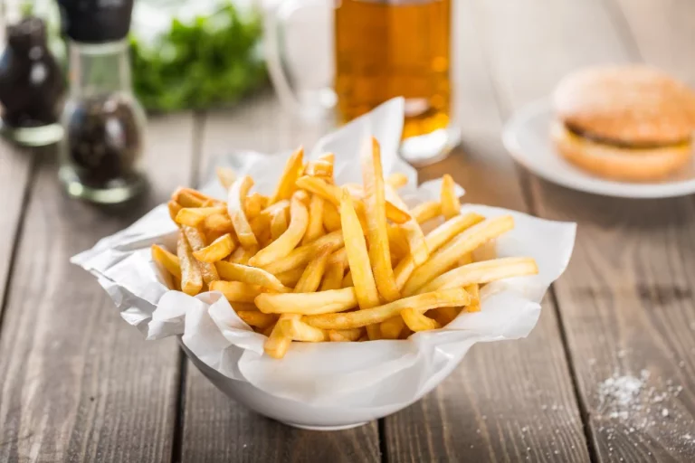 El error que arruina tus patatas fritas y el secreto Michelin para hacerlas perfectas