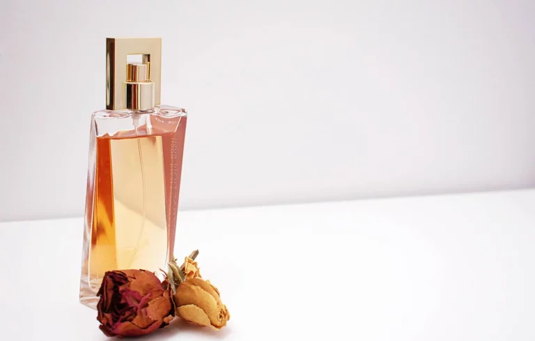 La IA lo confirma: estos son los 5 perfumes de mujer más sensuales para esta primavera