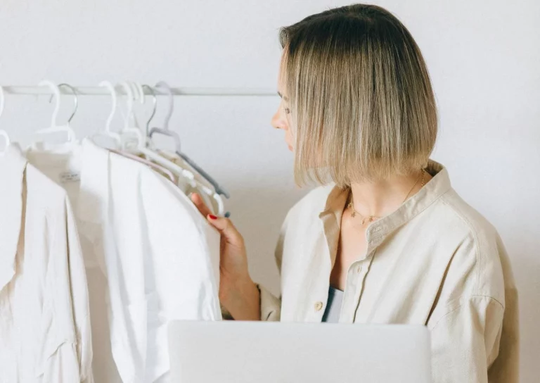 La blusa blanca «salva looks» acaba de llegar a Sfera