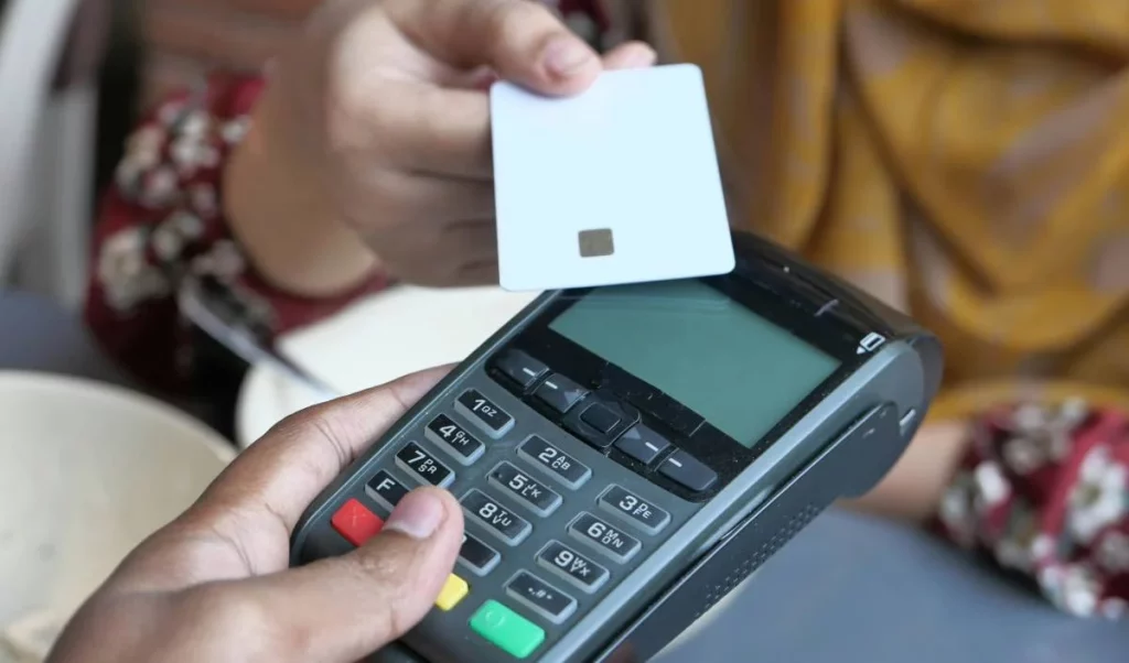 Cómo reclamar en caso de estafa o pago indebido por contactless u otro método 