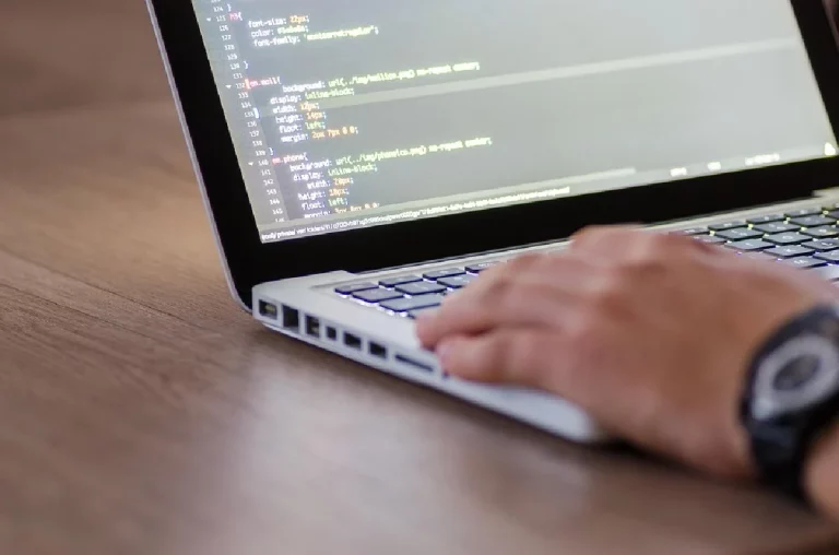 Dónde estudiar Desarrollo de Aplicaciones Multiplataforma en Madrid