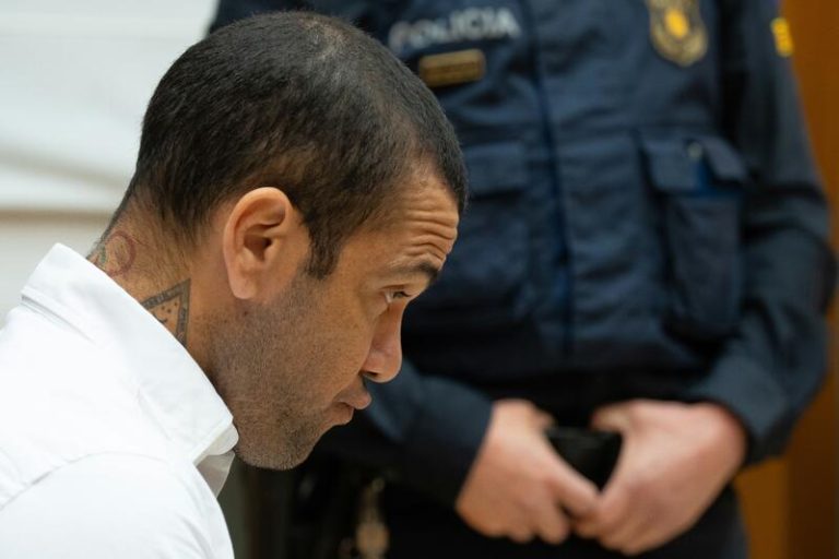El TSJC absuelve a Dani Alves del delito de agresión sexual por el que fue condenado