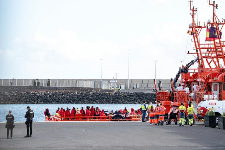 CC.AA apuran hasta mañana, último día de plazo, para presentar al Gobierno la cifra de menores migrantes que atienden