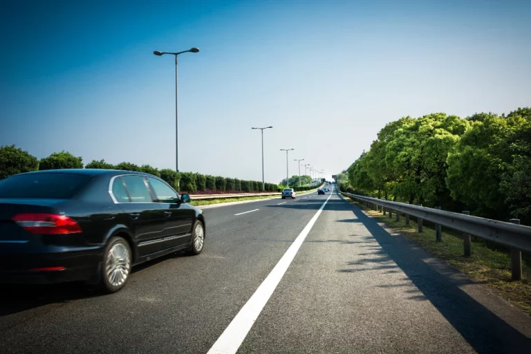 La nueva línea roja de la DGT ya está aquí: esto es lo que debes saber