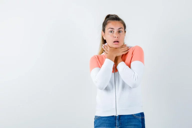 Este síntoma en la voz podría estar avisándote de un cáncer sin que te des cuenta