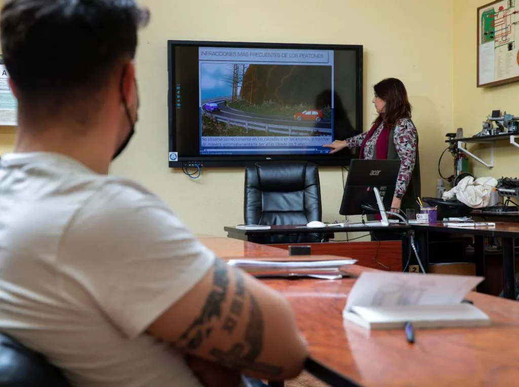 Si compras puntos del carnet, la DGT ya sabe cómo pillarte 3 Moncloa Cómo es el trabajo de la DGT