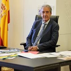 Querella por prevaricación contra el presidente del Constitucional, Cándido Conde-Pumpido 2 Moncloa Eduardo Esteban 2 peq Moncloa