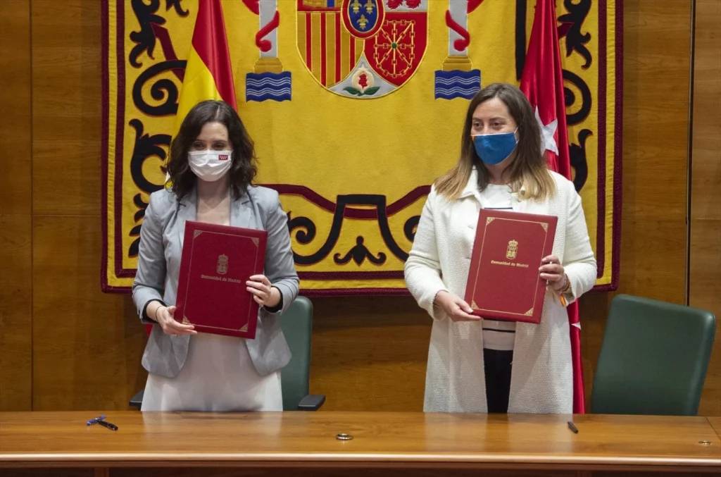 Las Sabinas, un problema para Ayuso que vuelve a florecer por las lluvias 1 Moncloa Ayuso y Ana Millán, ex alcaldesa de Arroyomolinos (Fuente: Agencias)