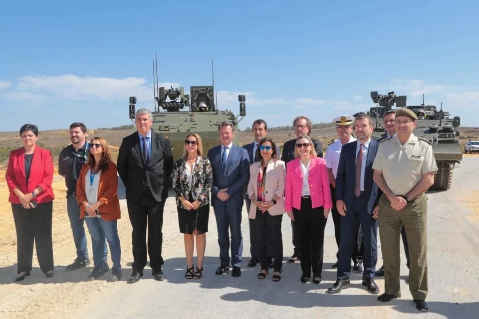 La ministra de Defensa, Margarita Robles destaca la importancia para el empleo en Alcalá de los blindados de la fábrica de Santa Bárbara (Fuente: Agencias)