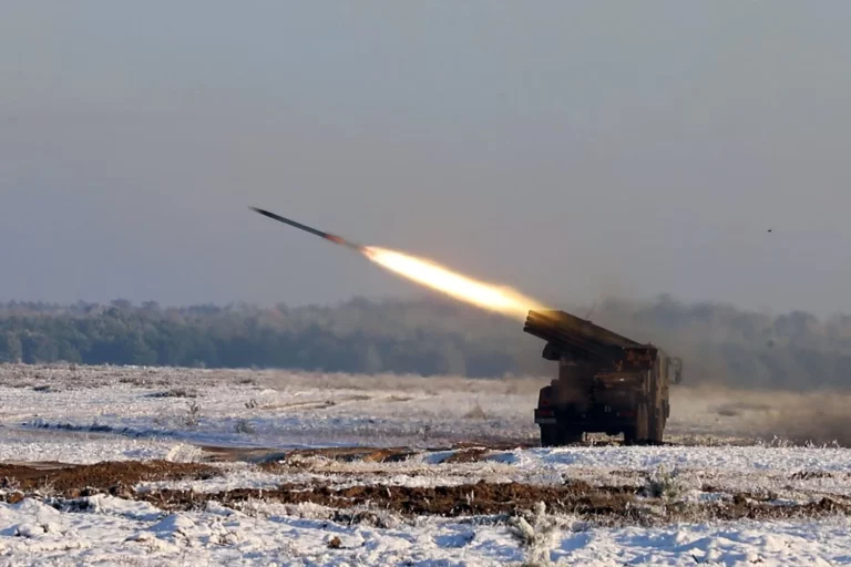 Defensa llega tarde con la munición merodeadora para el Ejército