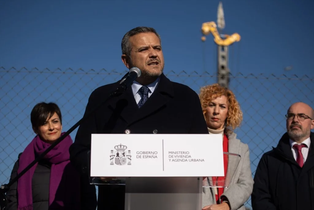 Jorge Rodrigo busca 'revivir' su Plan Vive de alquiler accesible en Valdebebas 1 Moncloa El consejero de Vivienda, Transportes e Infraestructuras, Jorge Rodrigo, interviene durante su visita a las obras de construcción de vivienda, a 15 de enero de 2025, en Velilla de San Antonio, Madrid (Fuente: Agencias)
