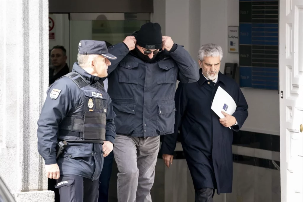 Todos los audios del Caso Koldo: "El Presidente dijo que era un corrupto y que me quería muerto" 1 Moncloa Koldo García y su letrado a la salida del Tribunal Supremo. EUROPA PRESS