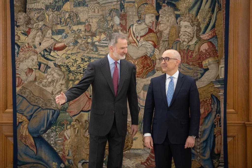 El Rey Felipe VI recibe al presidente de Airbus España, Francisco Javier Sánchez Segura, en el Palacio de La Zarzuela, a 25 de febrero de 2025, en Madrid (Fuente: Agencias)