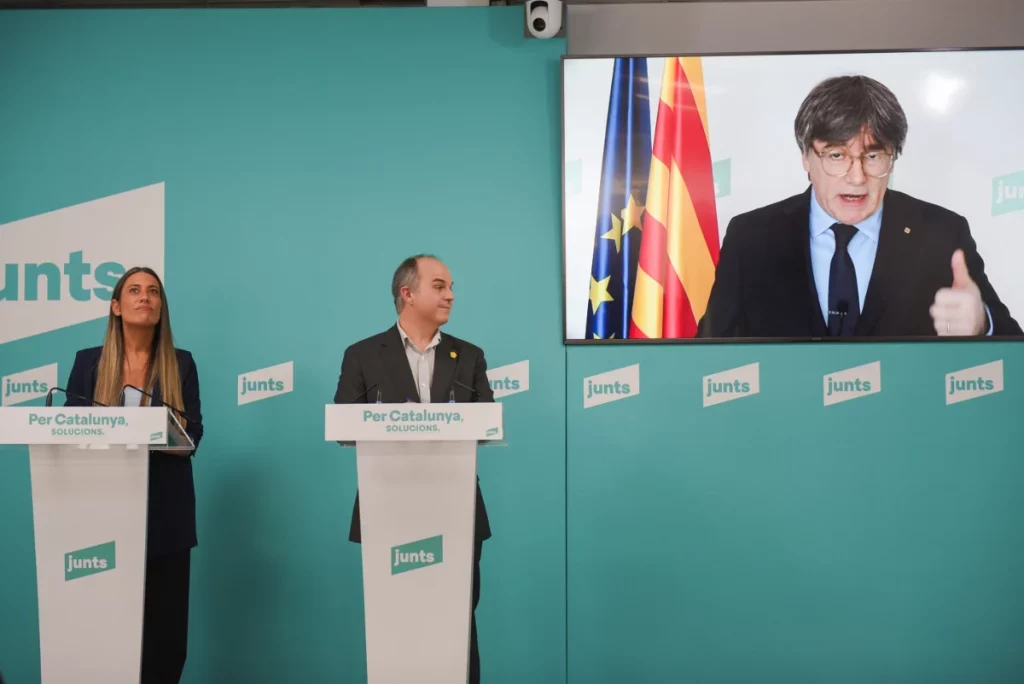 La humillación del PSOE ante Junts: «Los permisos de trabajo dependerán de la catalanidad» 2 Moncloa Junts celebra la humillación del PSOE en materia de inmigración | Fuente: Agencias