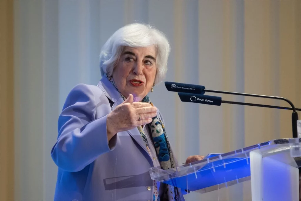 La pacifista Francisca Sauquillo se posiciona a favor del gasto militar de Sánchez 2 Moncloa La presidenta del PSOE de Madrid, Francisca Sauquillo, protagoniza un desayuno informativo organizado por Fórum Europa, en el Hotel Four Seasons de Madrid, a 28 de marzo de 2025, en Madrid (Fuente: Agencias).