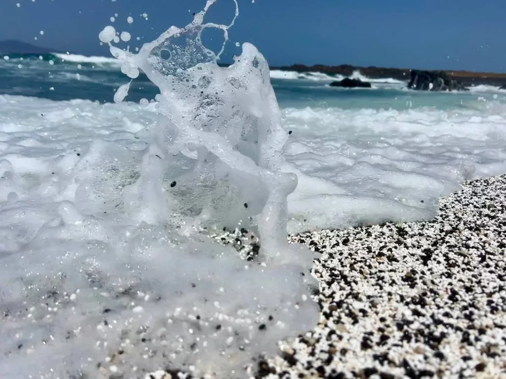 La playa española que imita a las palomitas: un destino único para Semana Santa 37 Moncloa Cómo llegar a este destino soñado de Semana Santa