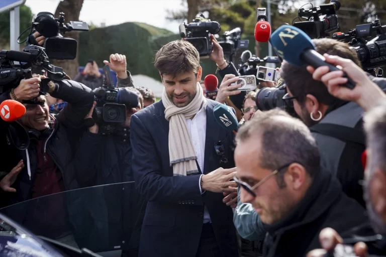 Piqué niega haber pagado a Rubiales por la Supercopa y luego rompe a llorar ante la juez
