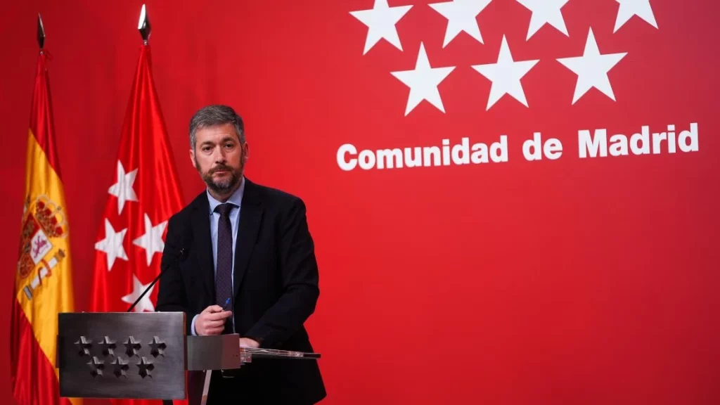 Madrid prohíbe los dispositivos digitales para recuperar la atención estudiantil 2 Moncloa Plan digital educativo Comunidad de Madrid Moncloa