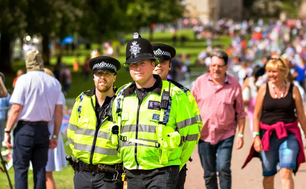 La Policía Nacional destapa una peligrosa estafa que actúa en plena carretera 1 Moncloa La Policía Nacional en la mira: suplantan su identidad para estafar