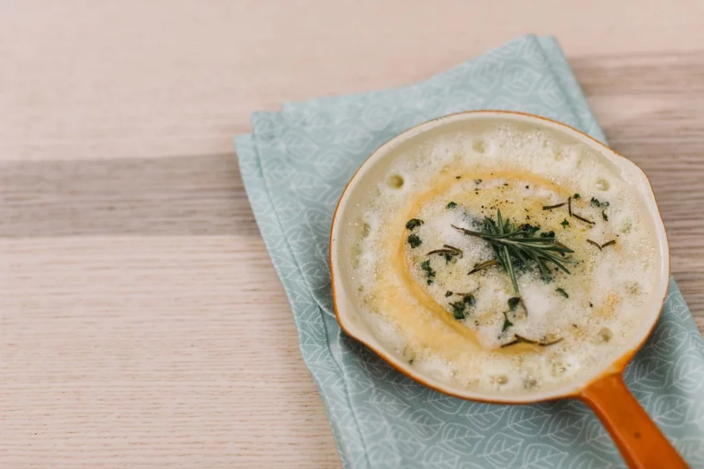 Receta de crema de sopa de ajo, un plato barato y delicioso 17 Moncloa WhatsApp Image 2025 03 20 at 11.52.35 AM 2 Moncloa