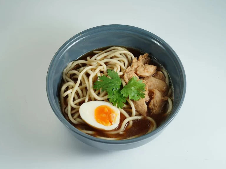 Así se hace un Ramen de pollo al más puro estilo japonés