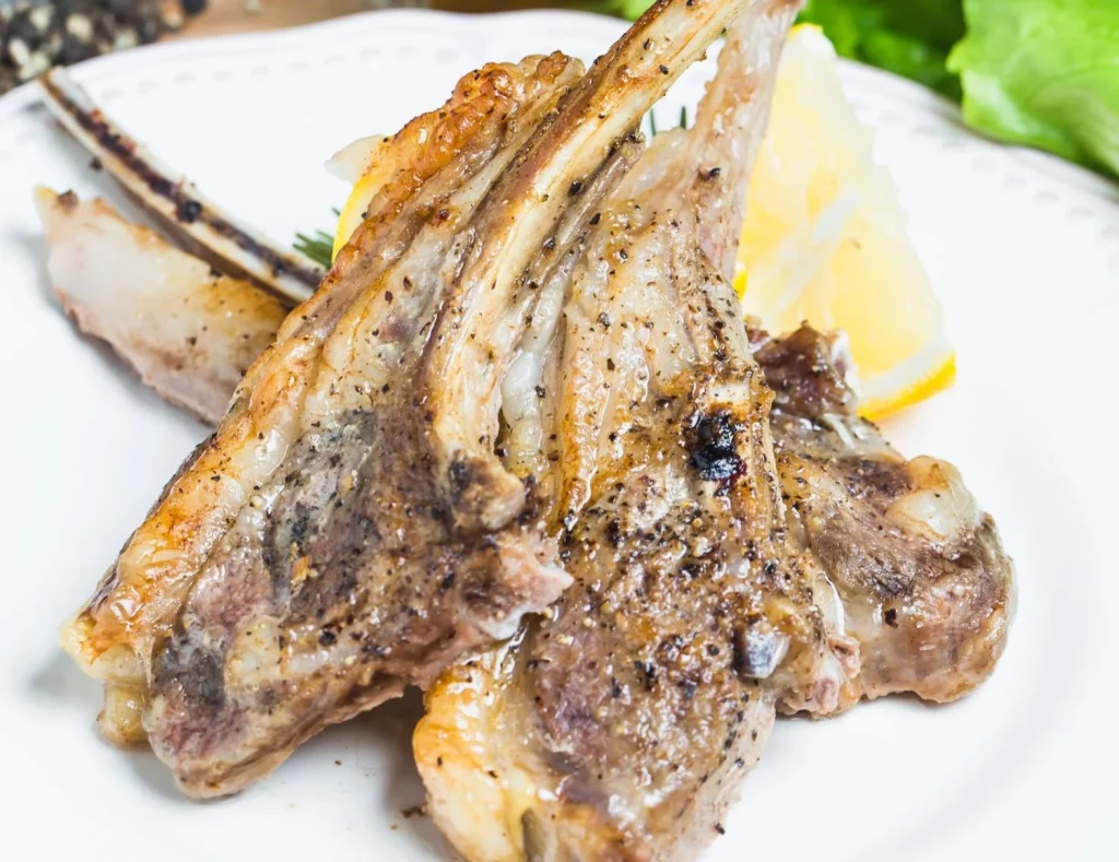 Cómo preparar un cordero lechal asado al estilo tradicional castellano 6 Moncloa Paso a paso para hacer un cordero lechal asado