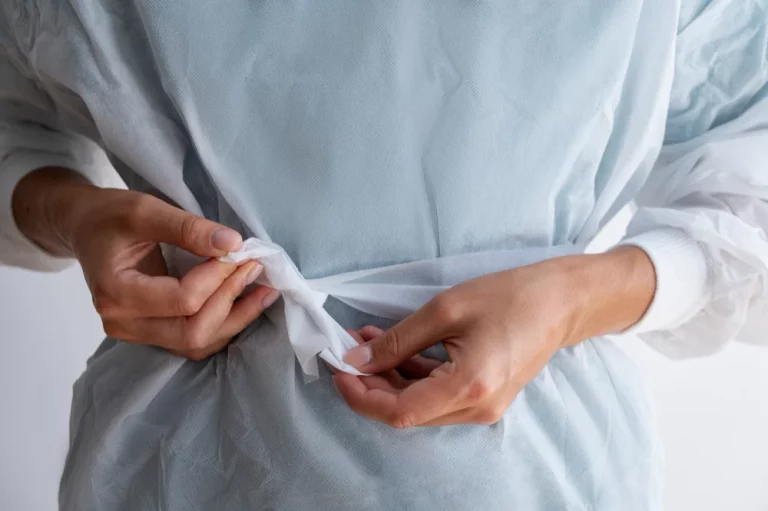 El cáncer de colon avisa antes de tiempo en España con este síntoma en particular