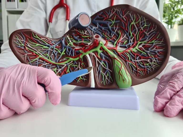 Los 3 signos en la pierna que podrían advertirte sobre el cáncer de páncreas un año antes