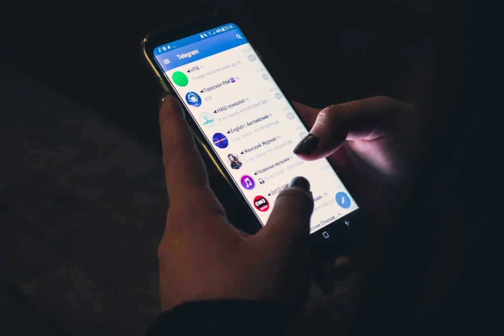 Así funciona la estafa digital que está vaciando cuentas bancarias sin dejar rastro 8 Moncloa La estafa digital y una falsa transferencia: una nueva alerta de la Policía Nacional