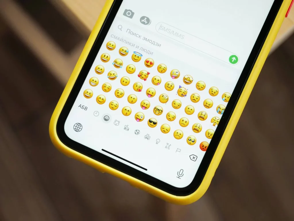 La serie más vista en España tiene un final que Netflix no quiere que veas 20 Moncloa El código de emojis: un peligro entre adolescentes que revela la producción de Netflix