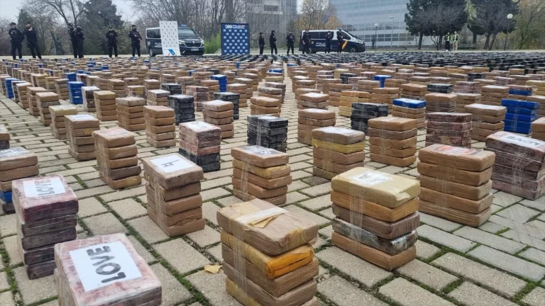 El inspector detenido por corrupción controló 6 operaciones para los traficantes de cocaína