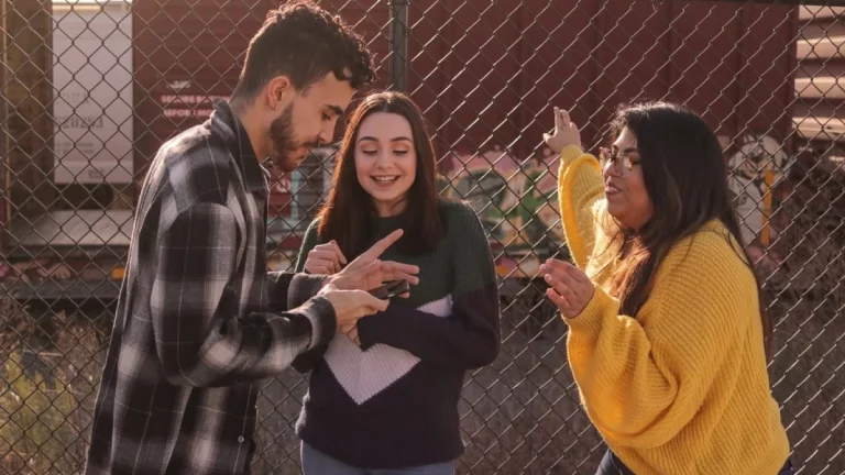 Sudaderas personalizadas: La última tendencia en colegios e institutos