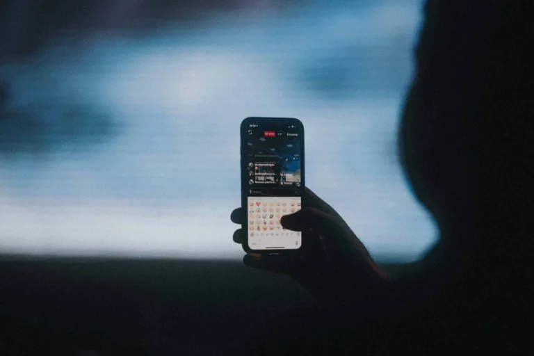 ¿Qué significa de verdad el emoji 100? La serie ‘Adolescencia’ lanza la pista